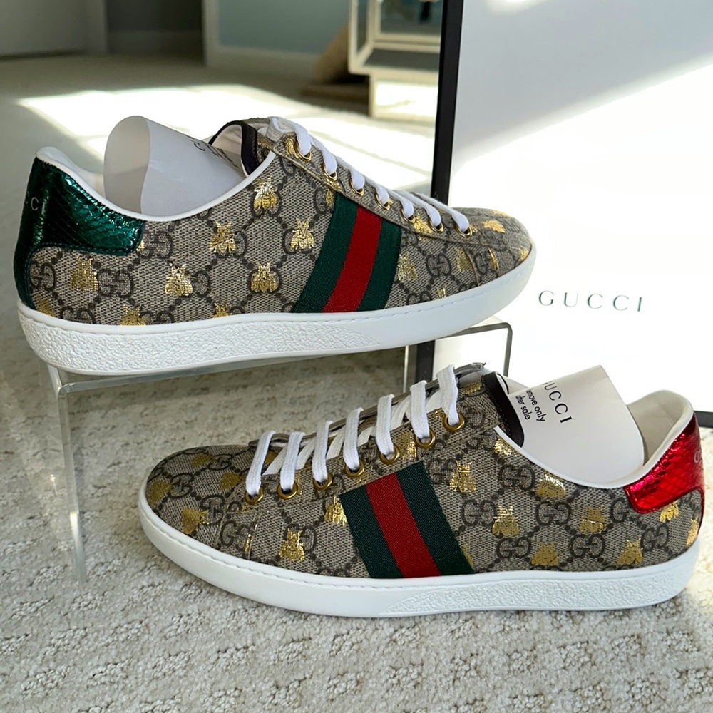 NWT Women’s Ace GG Gucci Supreme Sneaker with Bees size 37